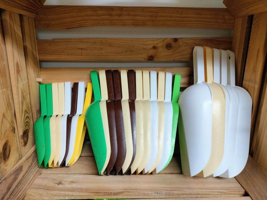 Łopatka, szufelka do nakładania  ziarna i innych 10/33, 8/27, 6/23cm