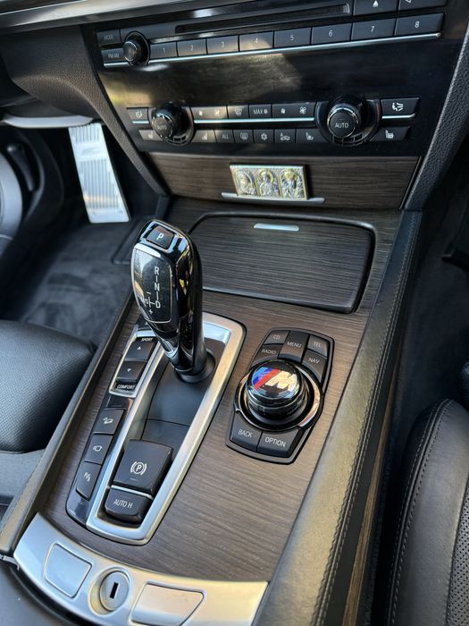 BMW 750 long 4.4 бензин