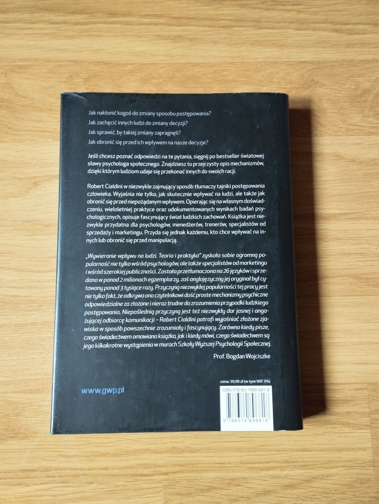 Wywieranie wpływu na ludzi. Teoria i praktyka - Robert B. Cialdini