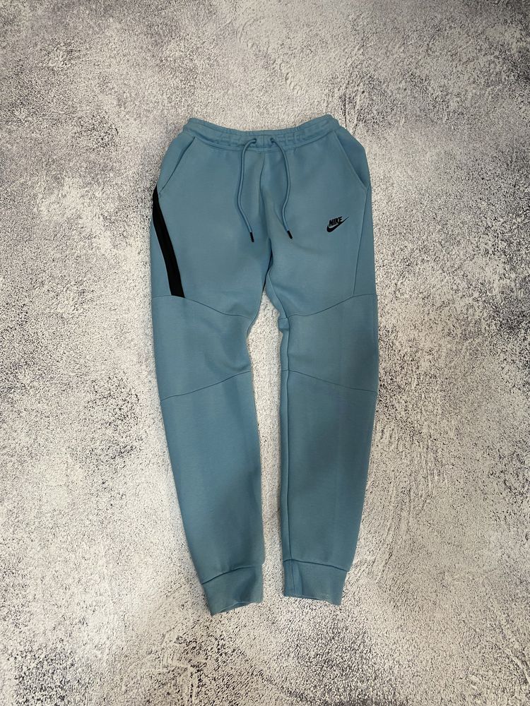 S(size) Спортивные штаны Nike Tech Fleece