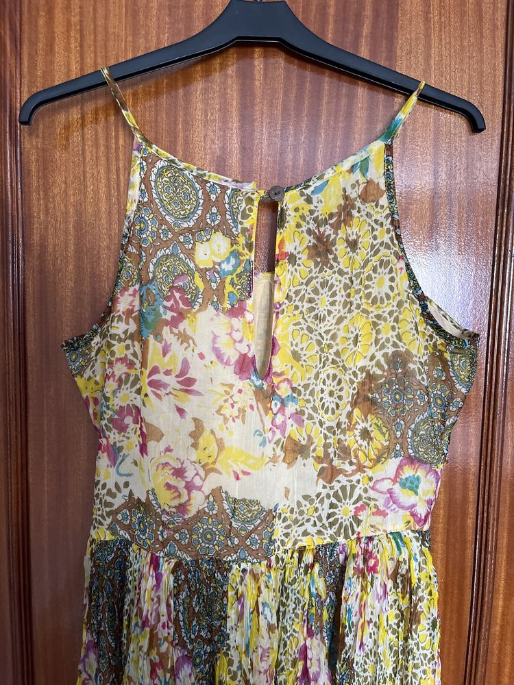 Vestido de alsas comprido