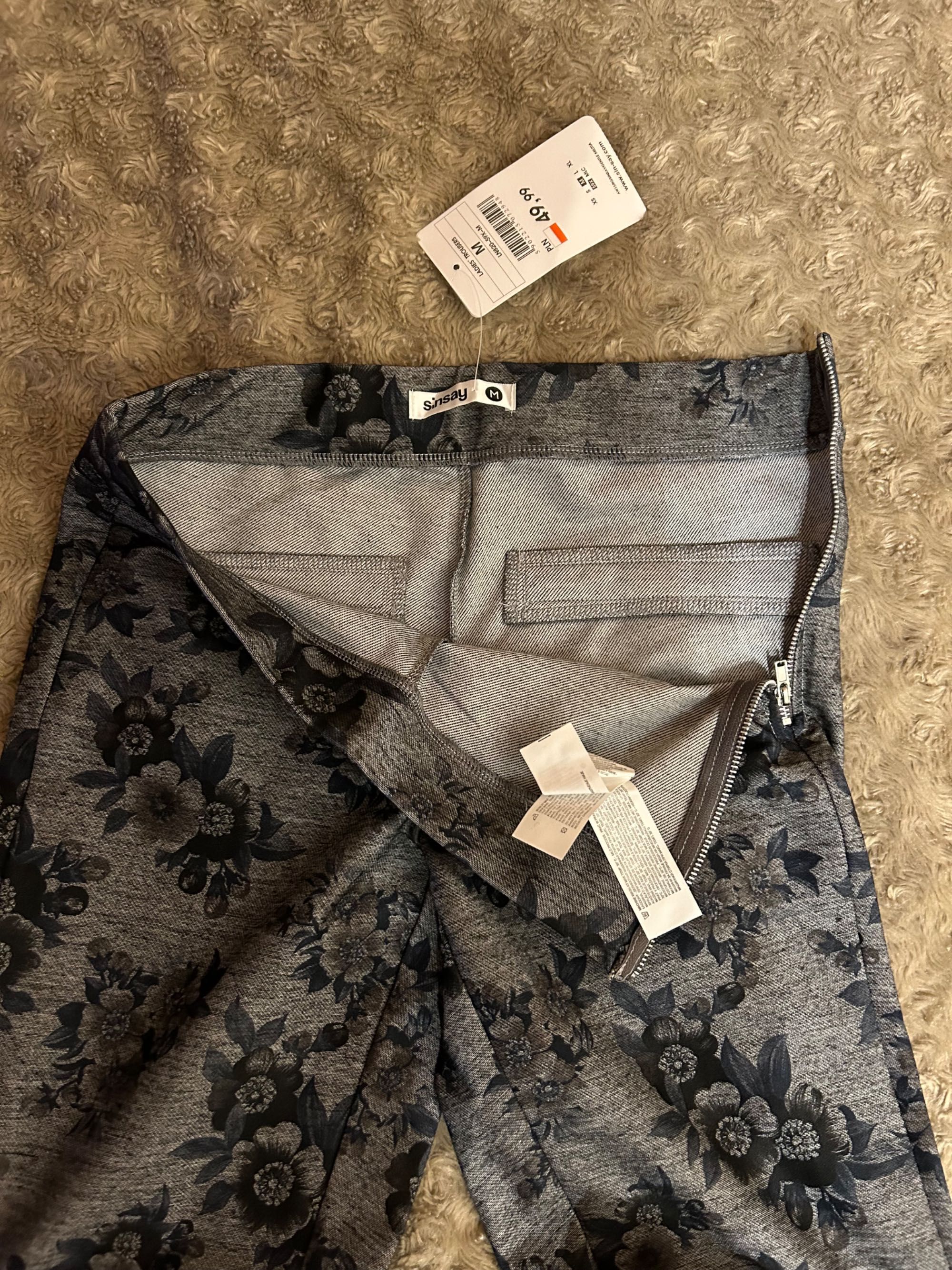 Sinsay nowe spodnie legginsy w kwiaty r. M (38)