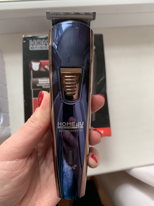 Нова акумуляторна машинка для стрижки волосся