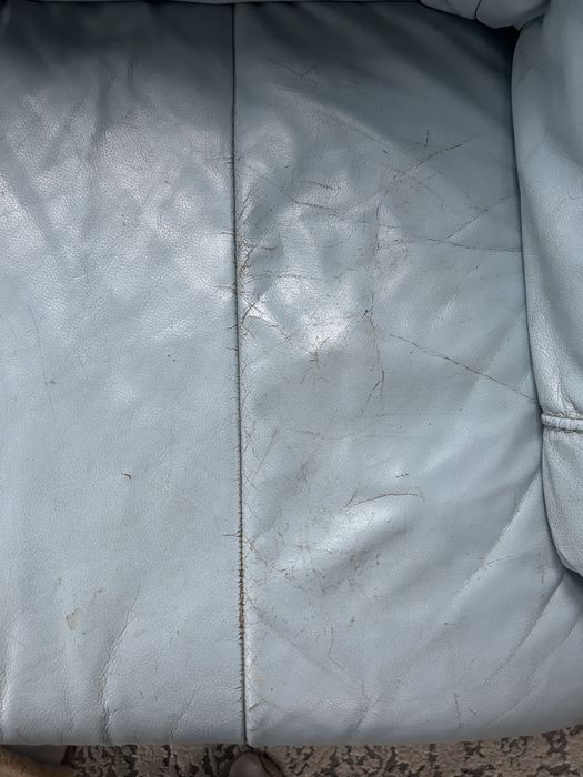 Кутовий диван шкіряний голубий