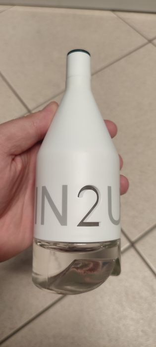 Sprzedam puste opakowania po perfumach