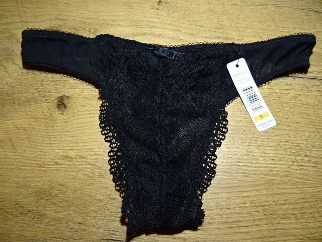 Sophie stringi czarne nowe S