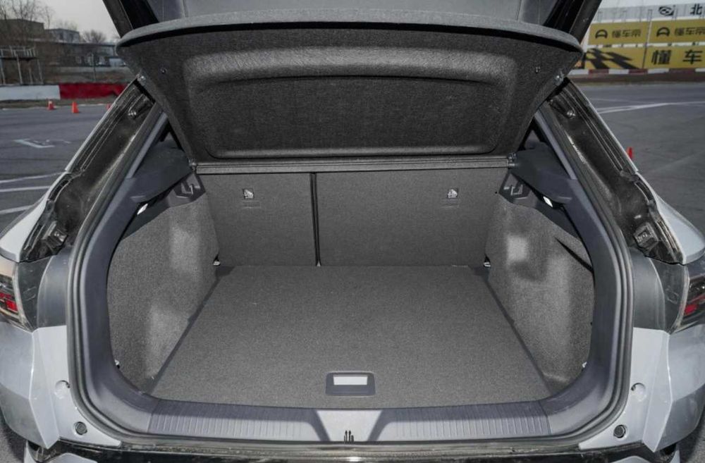 2022 Volkswagen ID.4 Pure +