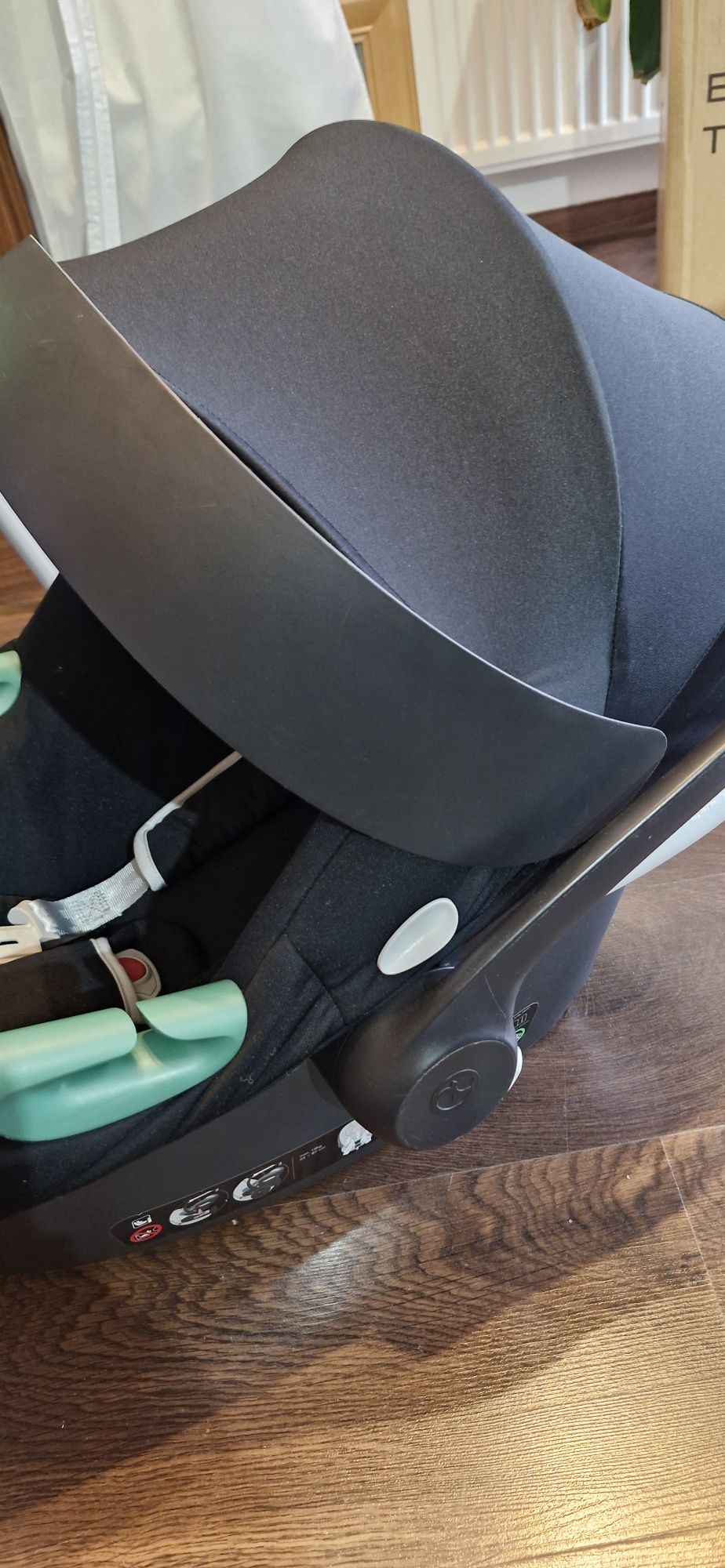 Fotelik Cybex aton b2 Silver