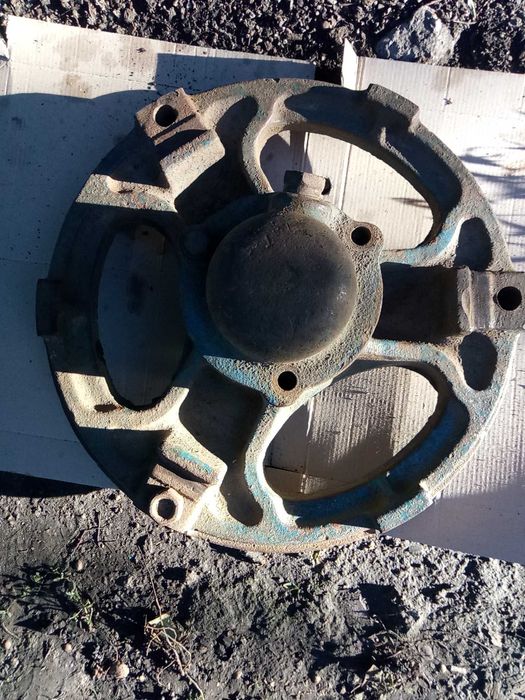 Запчасти С/Х. Ступица переднего колеса трактора Т-40. и др.