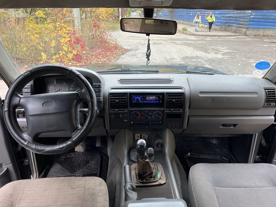 Land Rover Discovery, 2.5 Tdi, полный привод.