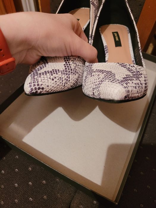 Czółenka czarne białe krokodyl gino rossi 37.5