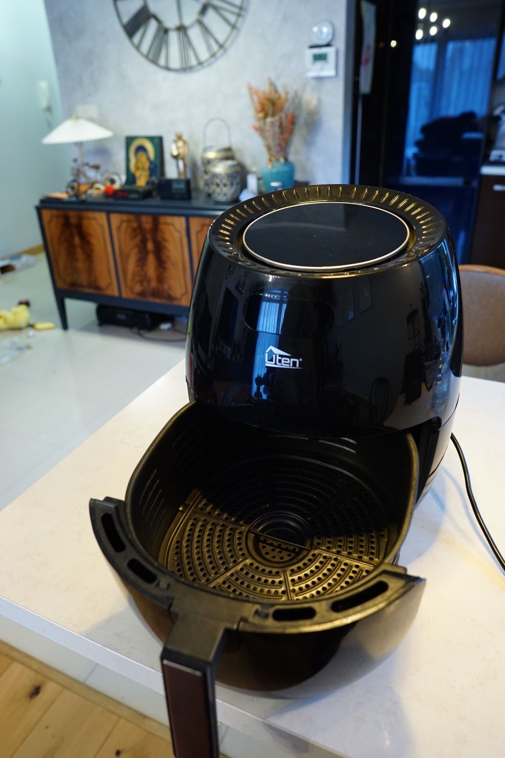 Frytkownica beztłuszczowa air fryer Uten HF-1088TS 1800 W