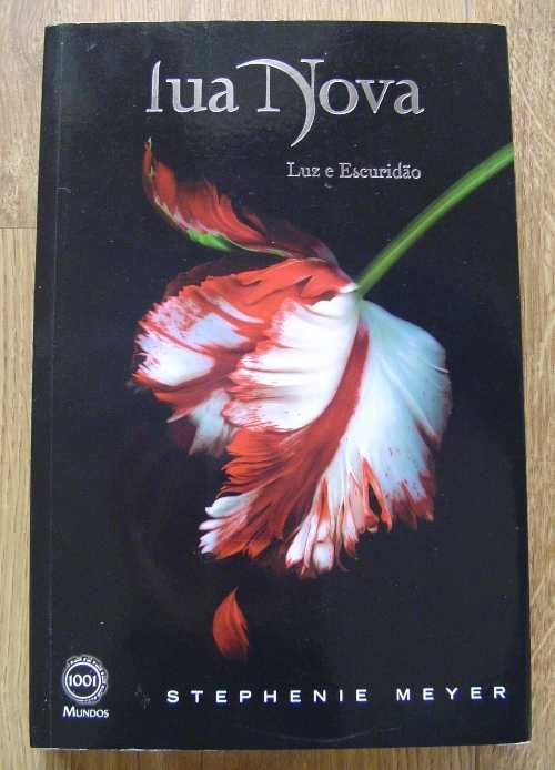 2 Livros - Crepúsculo e Lua Nova - Autora: Stephenie Meyer