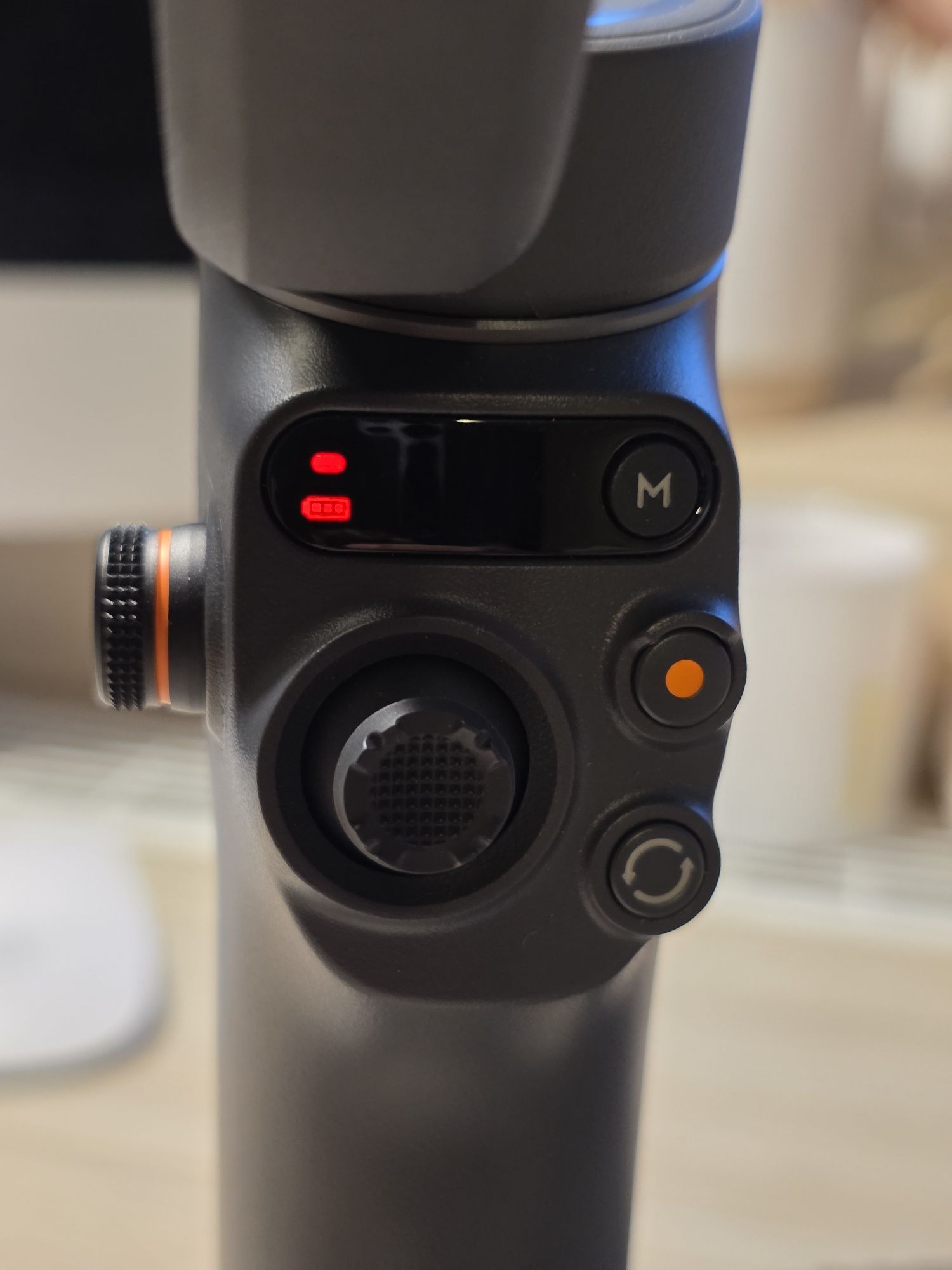 Gimbal DJI Osmo Mobile 6 – stan idealny, jak nowy
