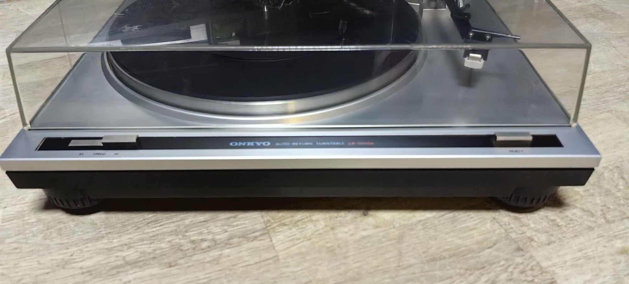 Вініловий програвач Onkyo CP-1000