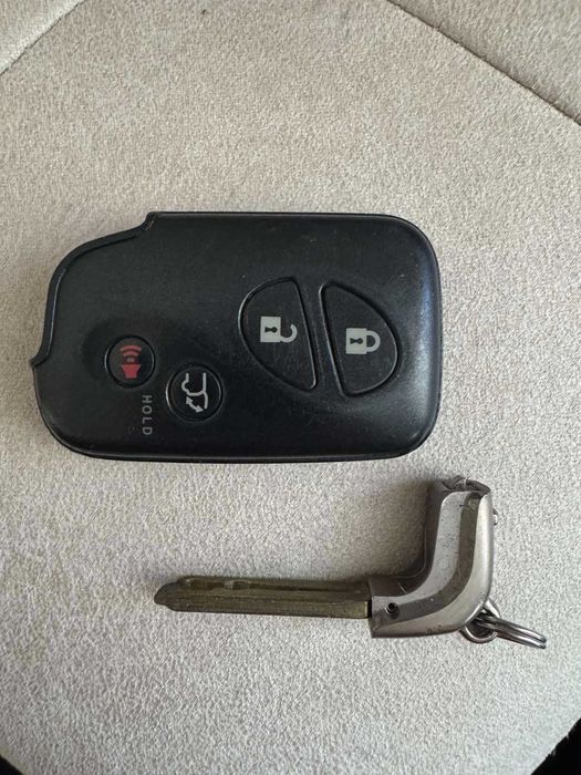 Продам оригинальный ключ Lexus RX350 RX450H GX460 LX570 CT200H