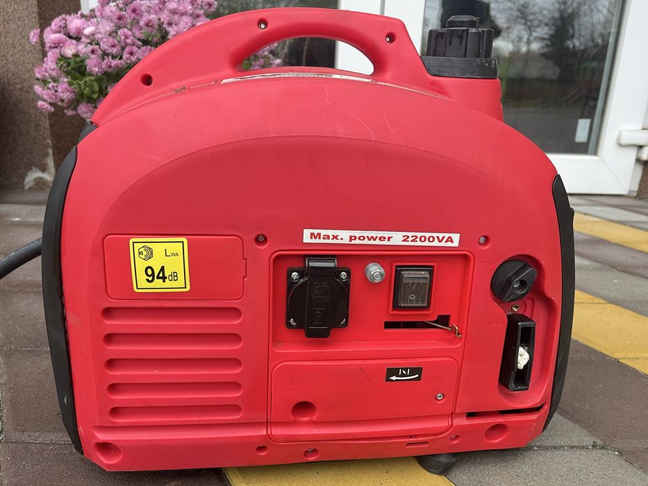 Генератор інвекторний 2200WT