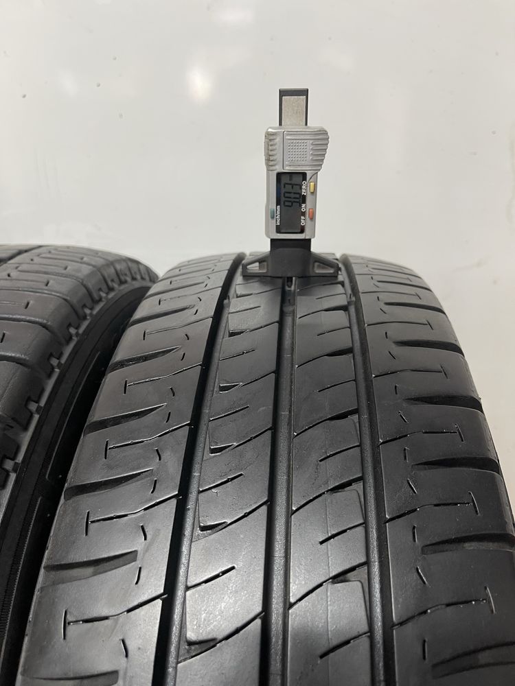 Komplet opon wzmacnianych 215/60R17c Michelin Agilis 9mm Bus
