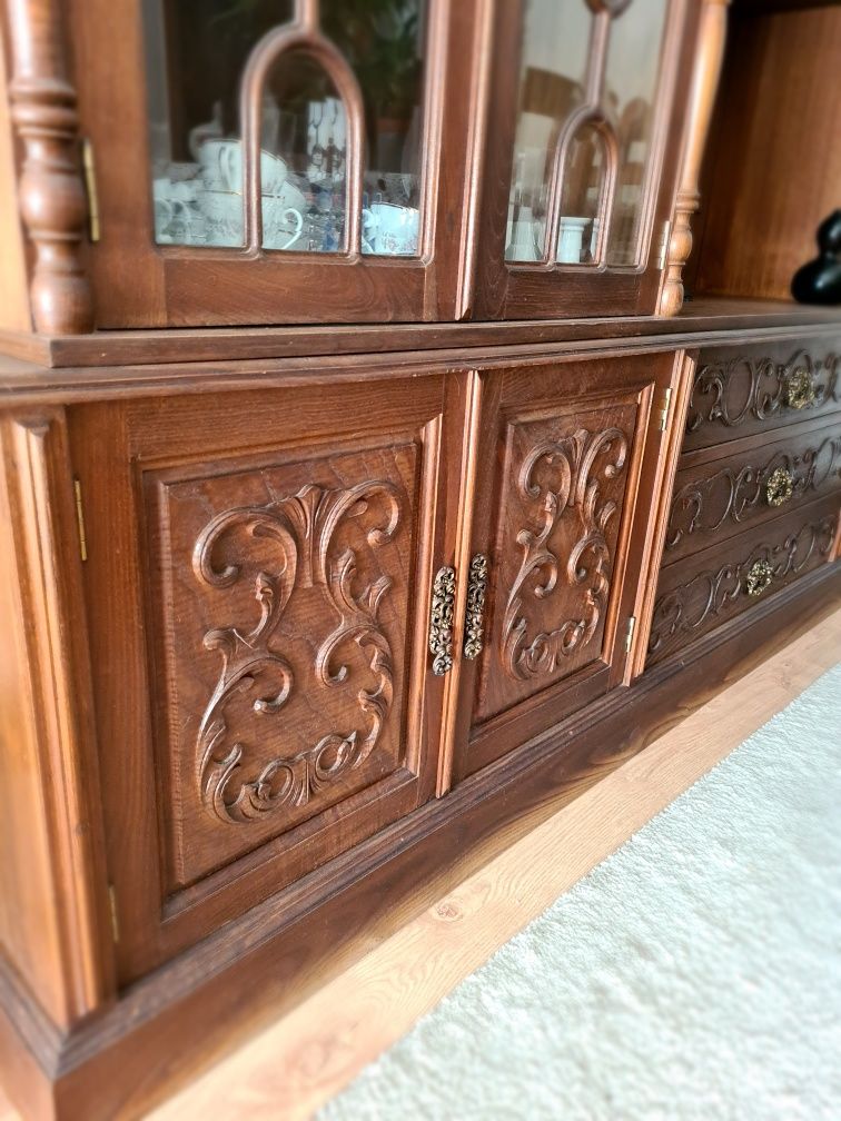 Mobília completa de sala de jantar madeira de castanho URGENTE