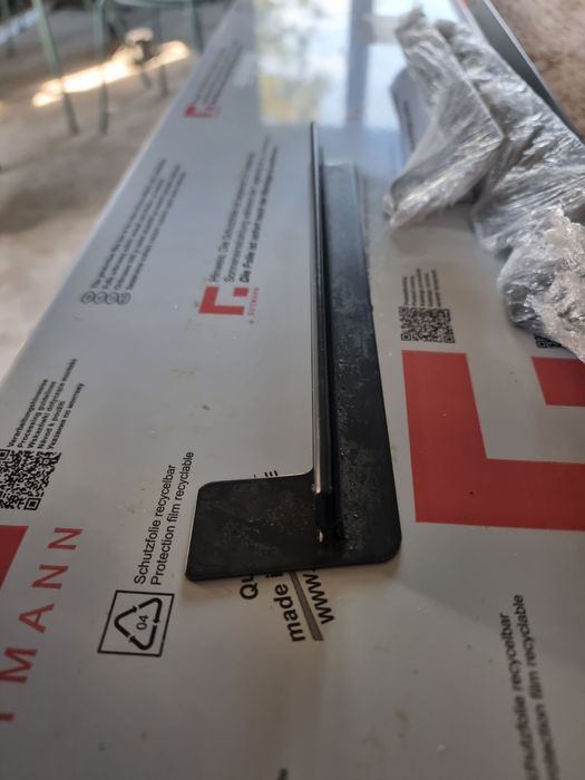 Parapety aluminiowe antracyt 137,128cm szerokość 24cm, 2mm grubość