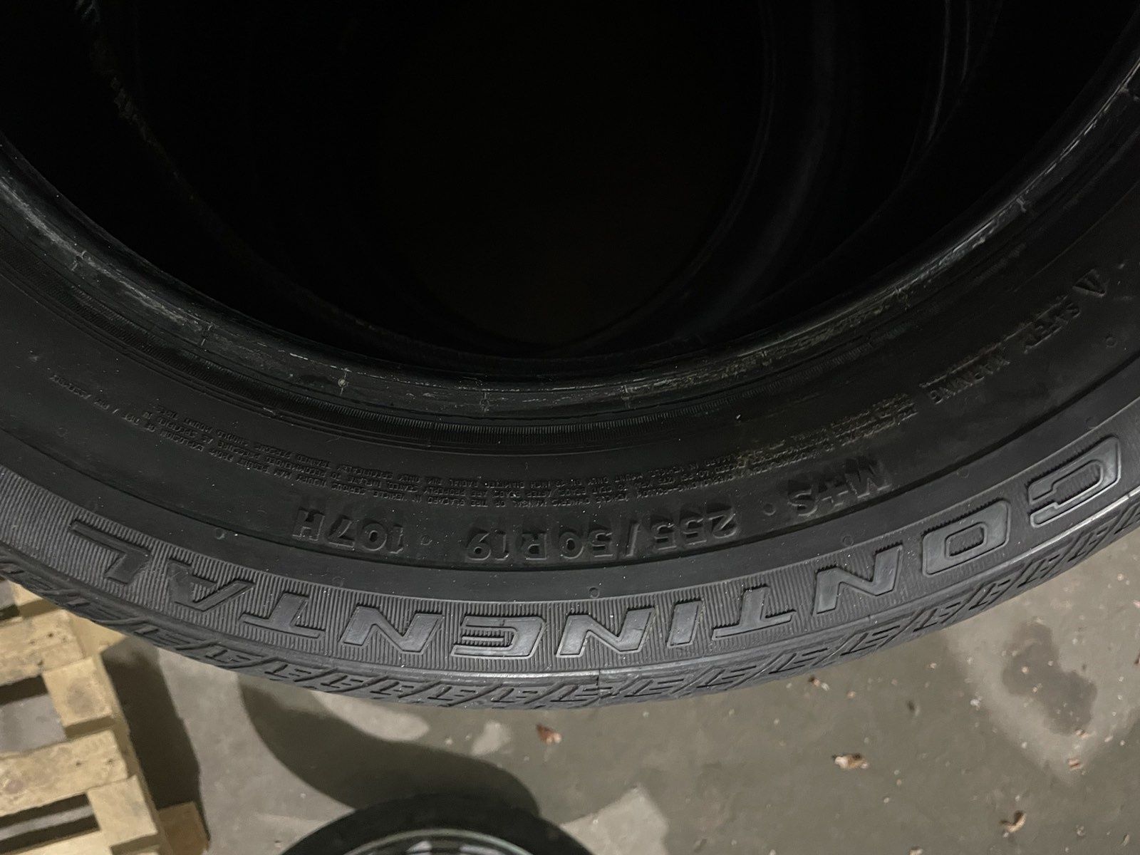 235/50 R19 Continental cross contact XL sport