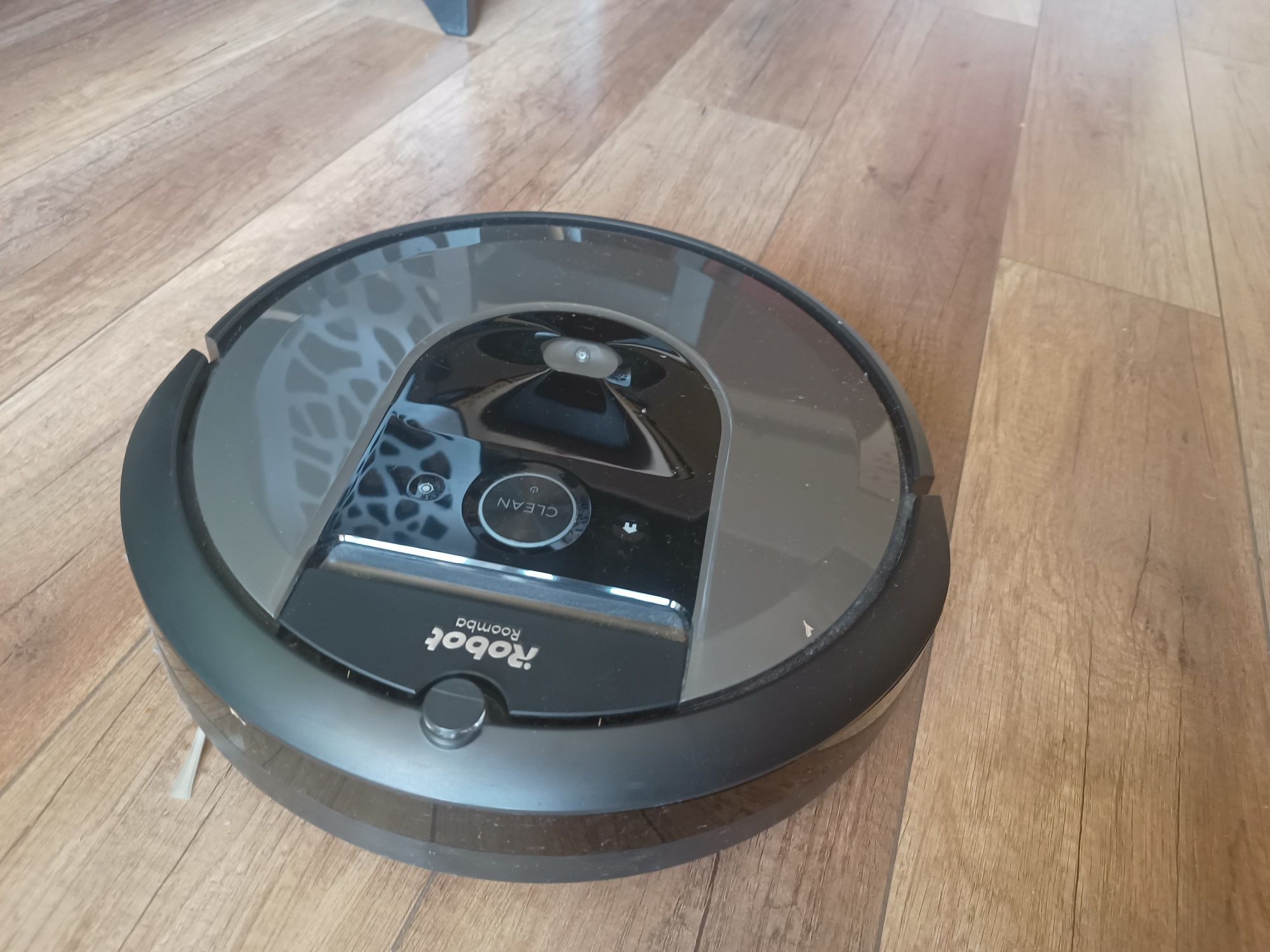 Odkurzacz bezprzewodowy Roomba i7 prawie nowy