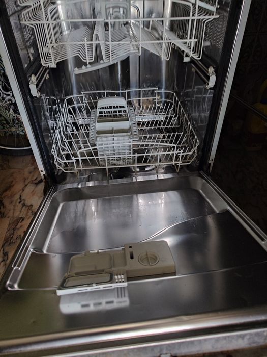 Indesit máquina da loiça