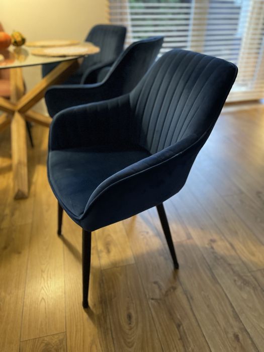 Krzesła 4 welurowe granatowe