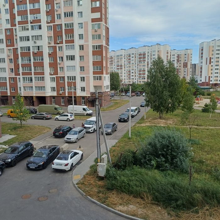Власник 1 кім Вишневі Сади 3 поверх вигляд на ПАРК