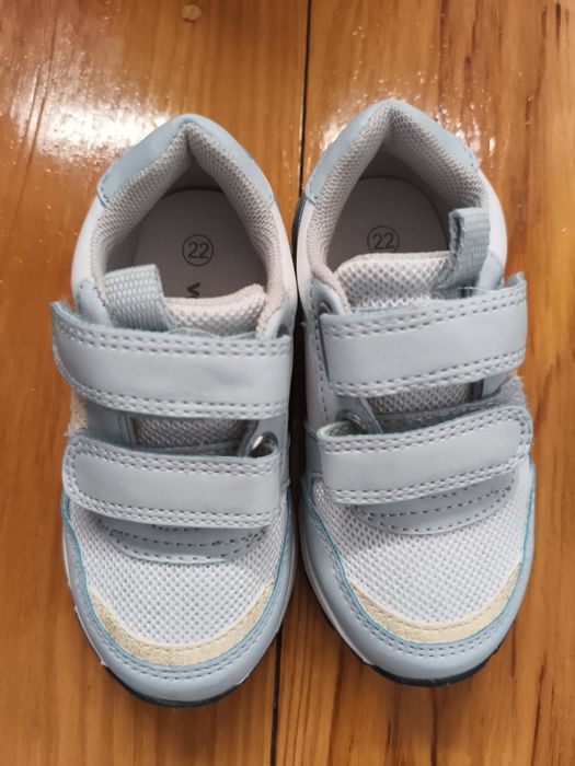 Sapatilhas bebé novas