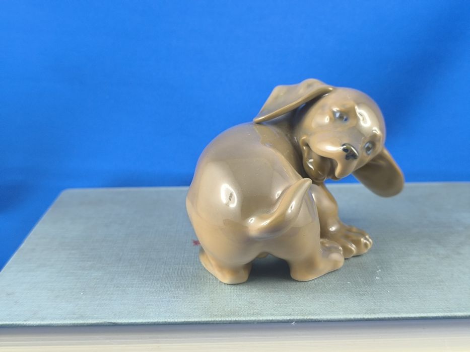 Pies, jamnik Royal Copenhagen #porcelana #ozdoba #prezent #dekoracja