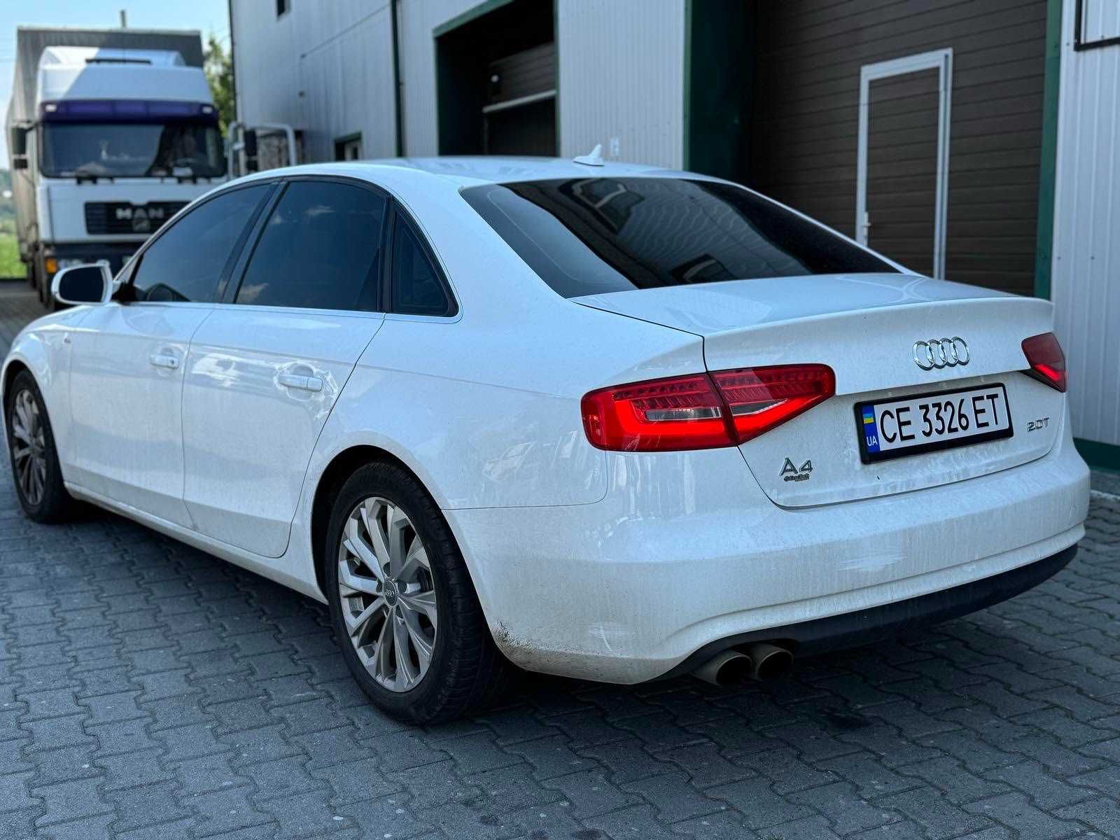 AUDI A-4 2012 р, S- Line 2,0 т. бензин