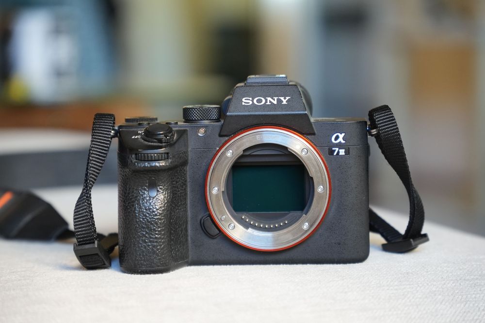 Sony a7III com pouco uso (14,510 disparos)