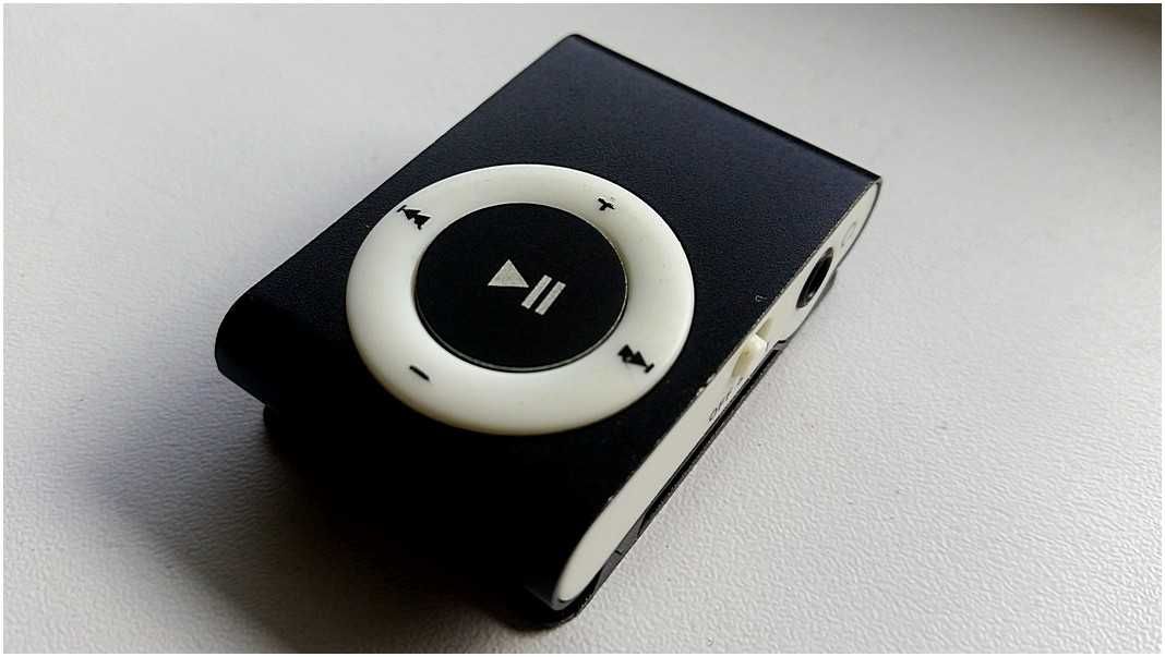 MAŁY Kompaktowy Odtwarzacz Muzyczny MP3 KLIPS microSD 32GB miniUSB AUX