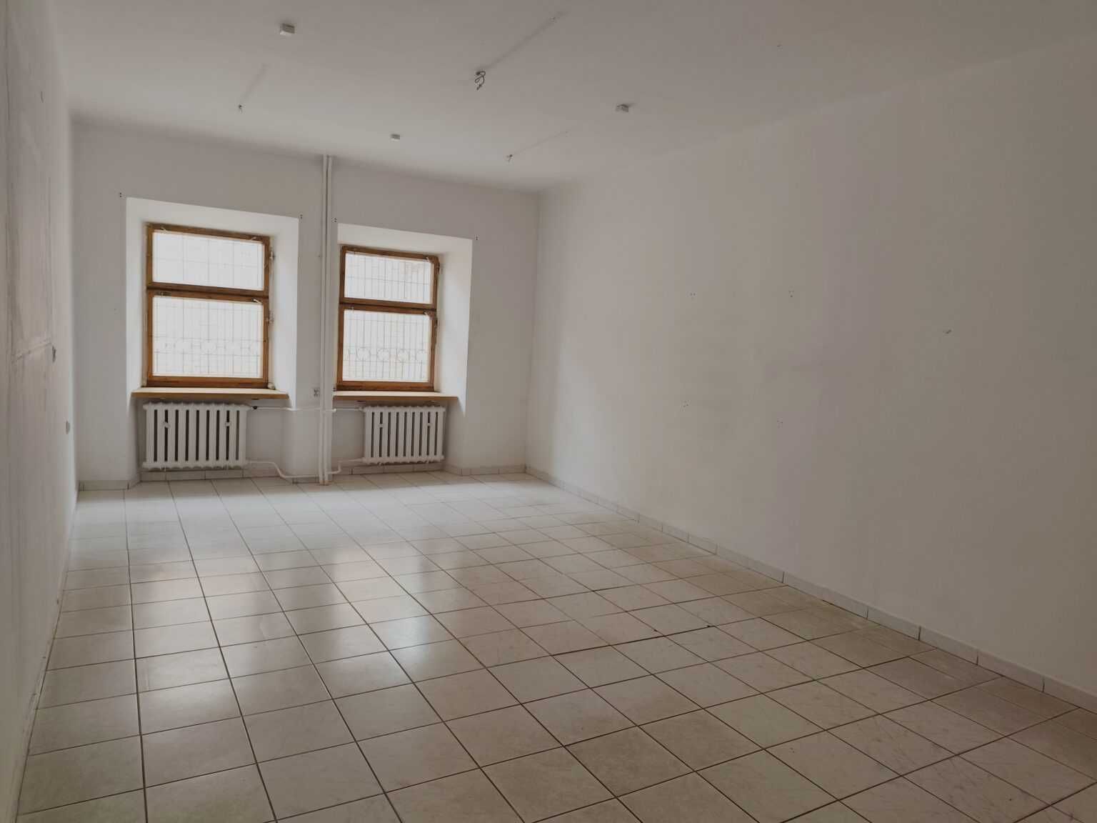 Lokal użytkowy do wynajęcia 36,96 m2 w centrum Krasnegostawu.