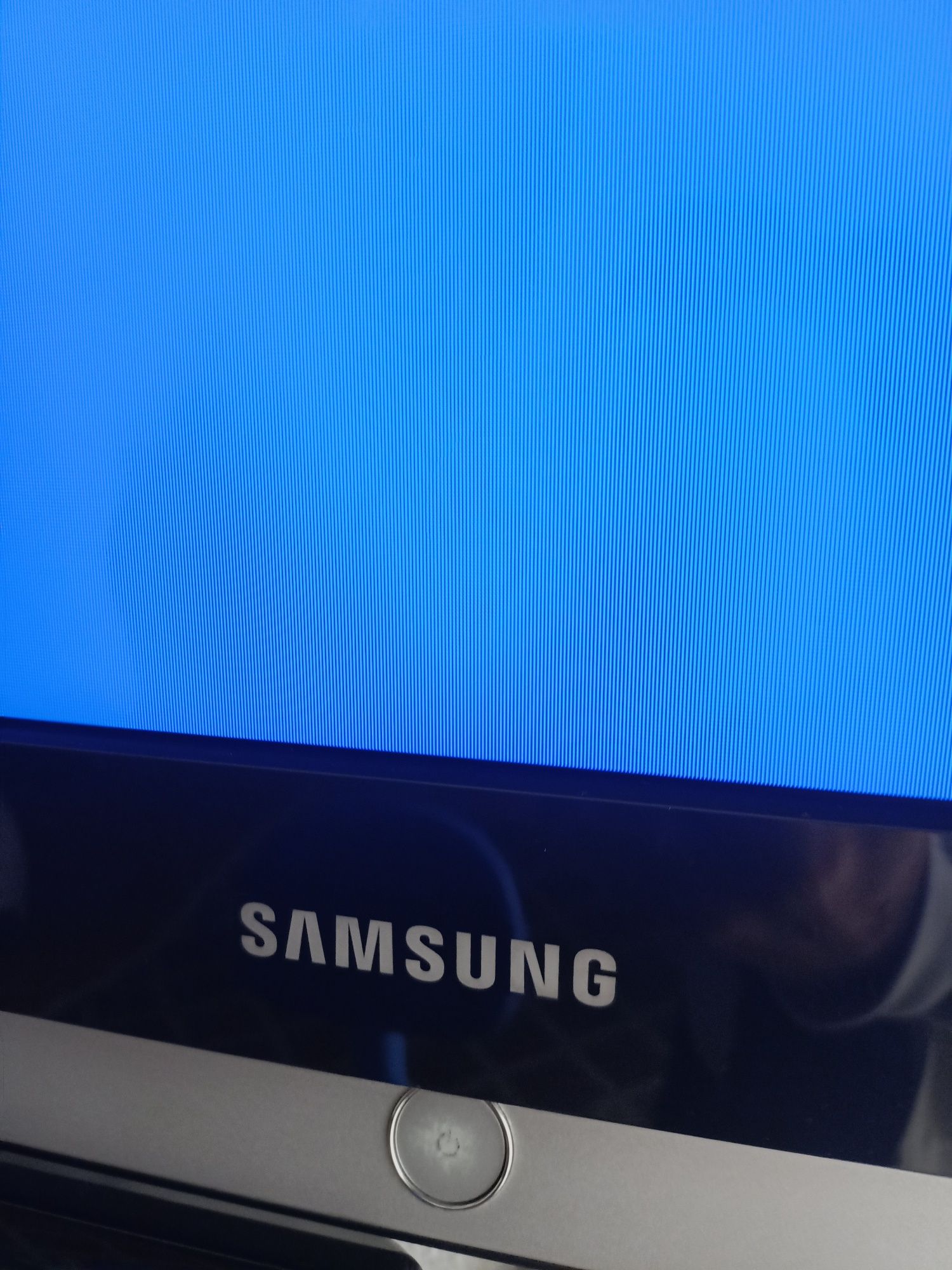 TV  Avariada 94 cm.