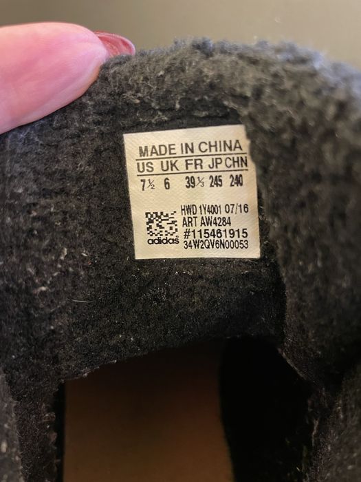 Adidas кросівки жіночі