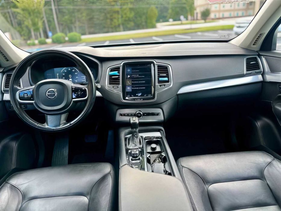 Volvo XC90 T5 Momentum      2018