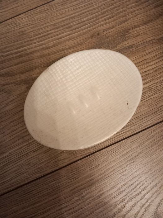 Mydelniczka beżowa ceramiczna