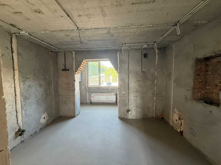 Продам будинок-дуплекс у Лезнево