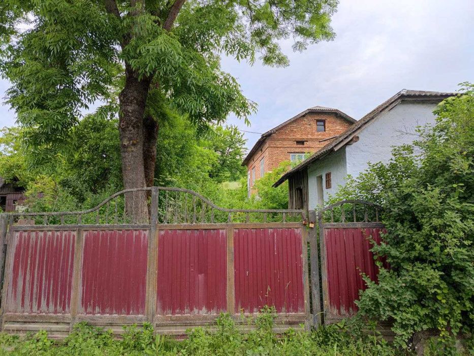 Продається цегляний будинок, у Галицькому районі, село Нові Скоморохи.