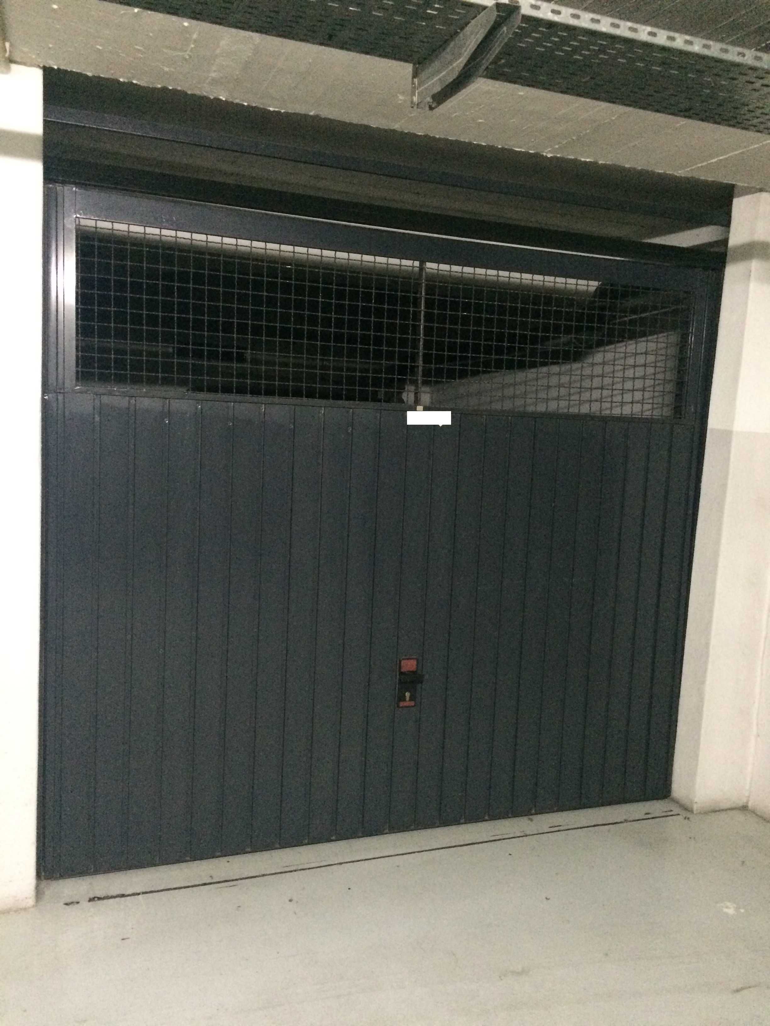 Alugo Garagem Box no Parque das Nações