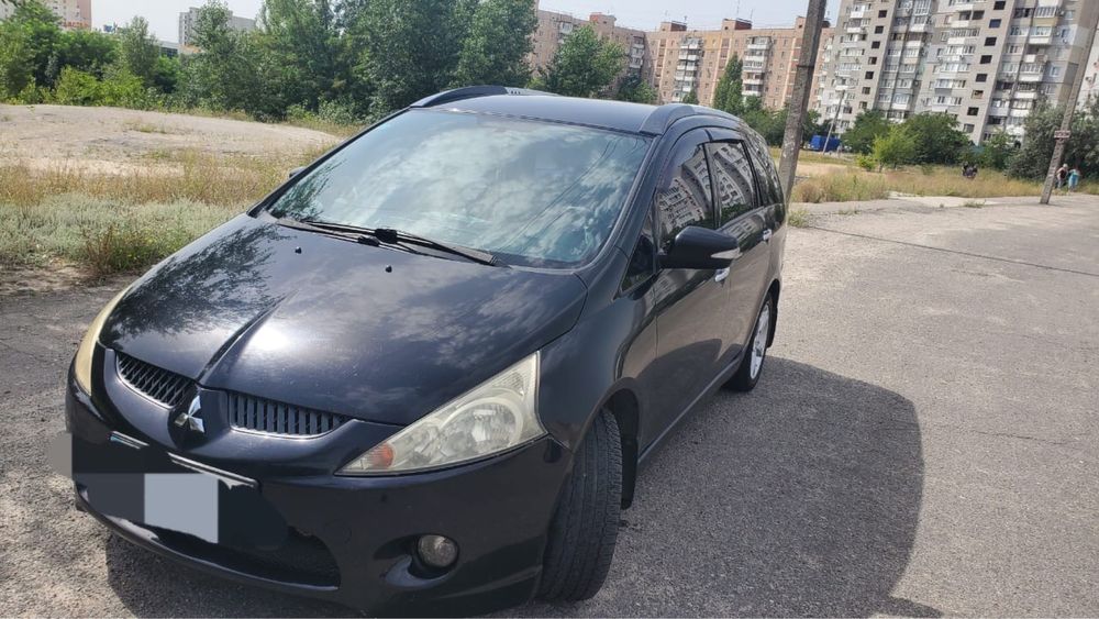 Продам авто Mitsubishi Grandis — семимісний мінівен