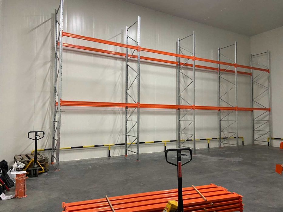 Палетні стелажі на склад. Консольні. Стелажі складські з полицями