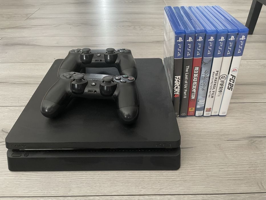 Konsola PS4 Slim 1 TB  + 7 Gier !