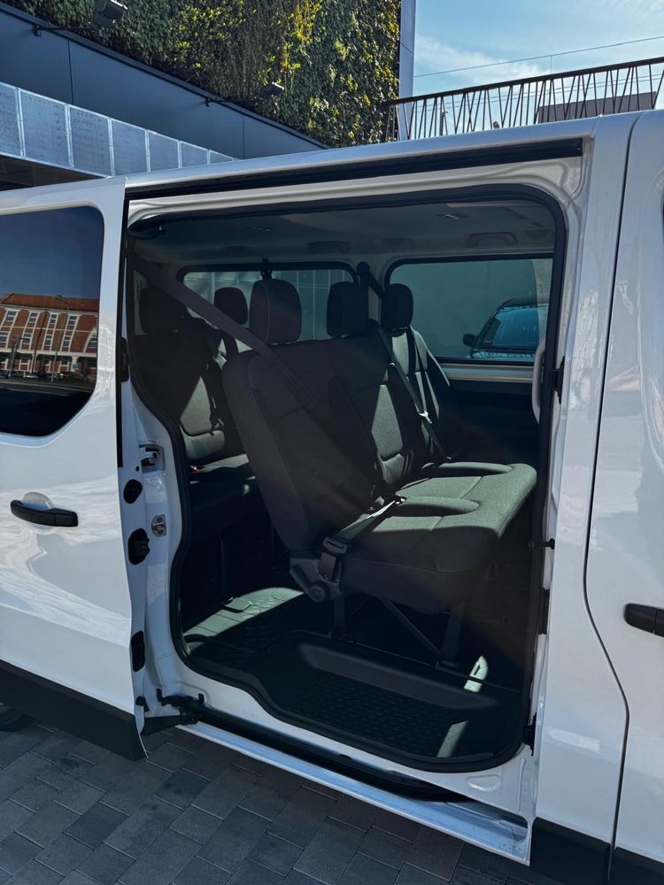 Do Wynajęcia Nowy Bus 9 os. Renault Trafic Long rocznik 2025 Klima