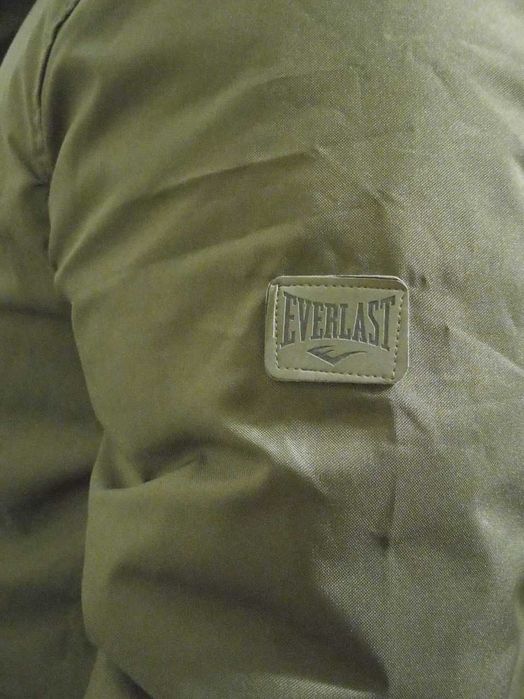 Продам парку Everlast