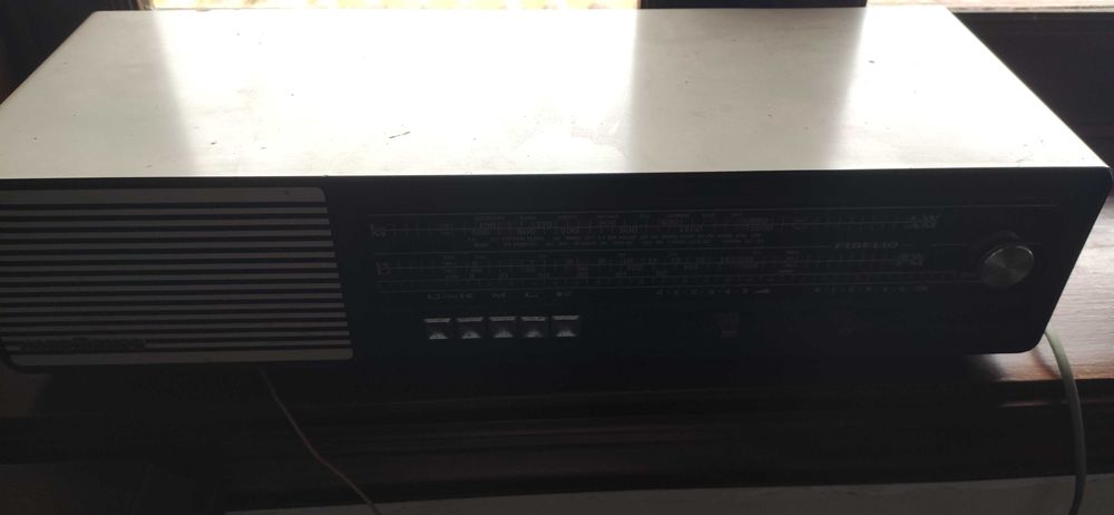 Rádio antigo - NordMende u106