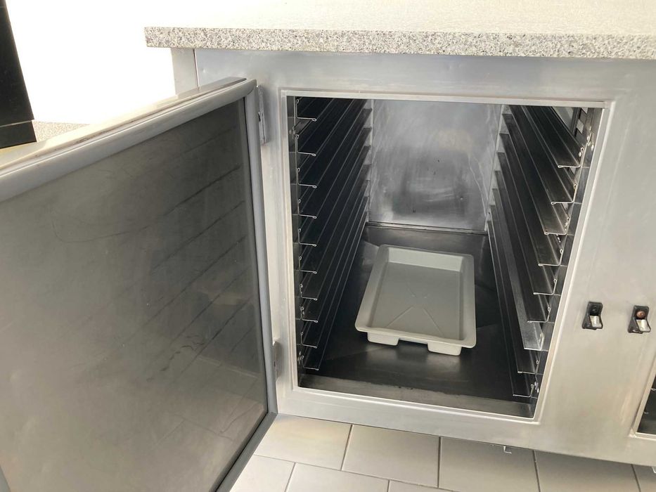 Bancada refrigerada para tabuleiros de pastelaria mesa fria