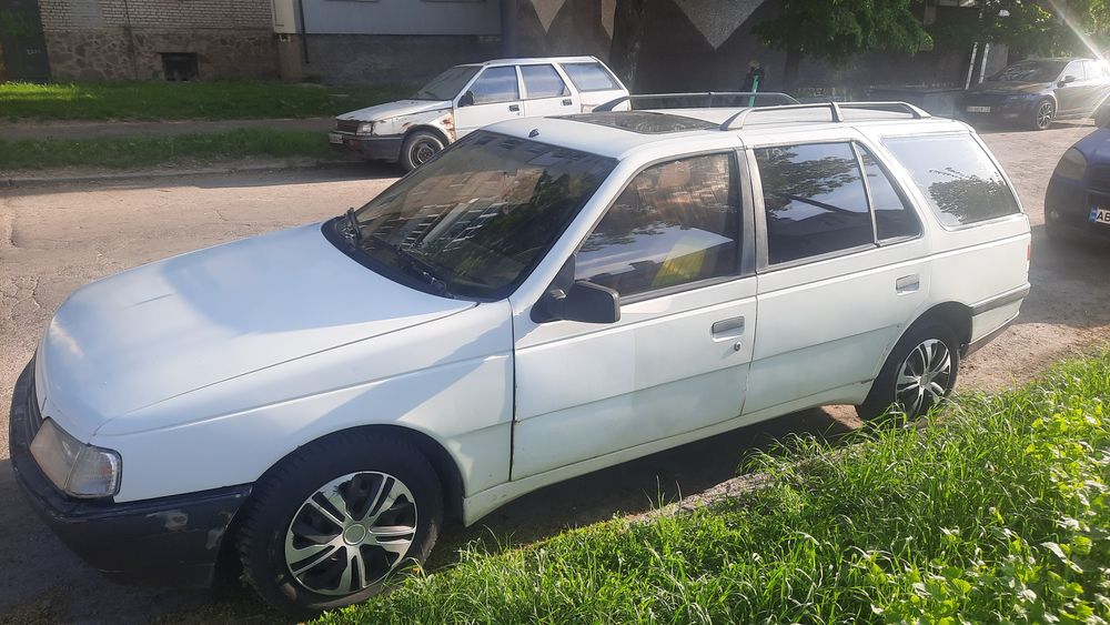 Автомобіль пежо 405 бензин/газ універсал